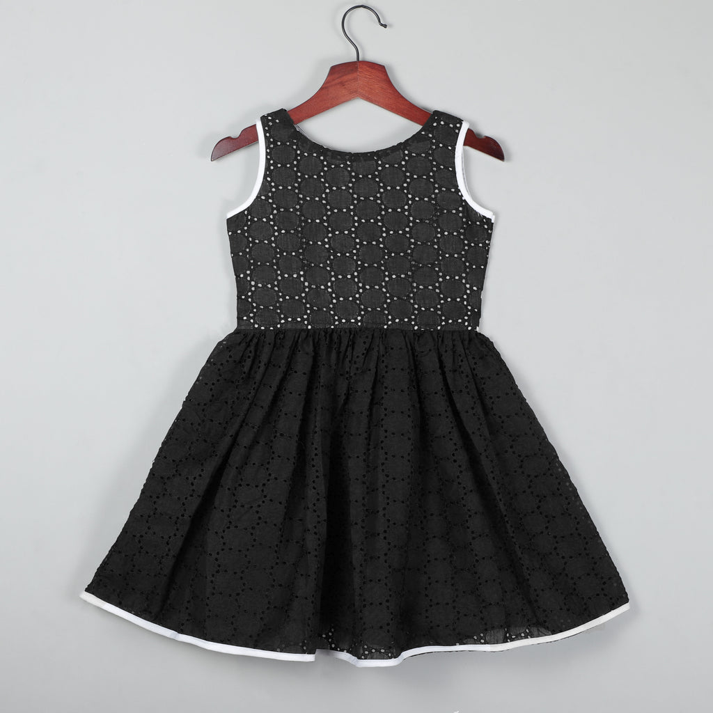 Sleeveless Balloon Dot Midi With Piping, Tie And Flared Look