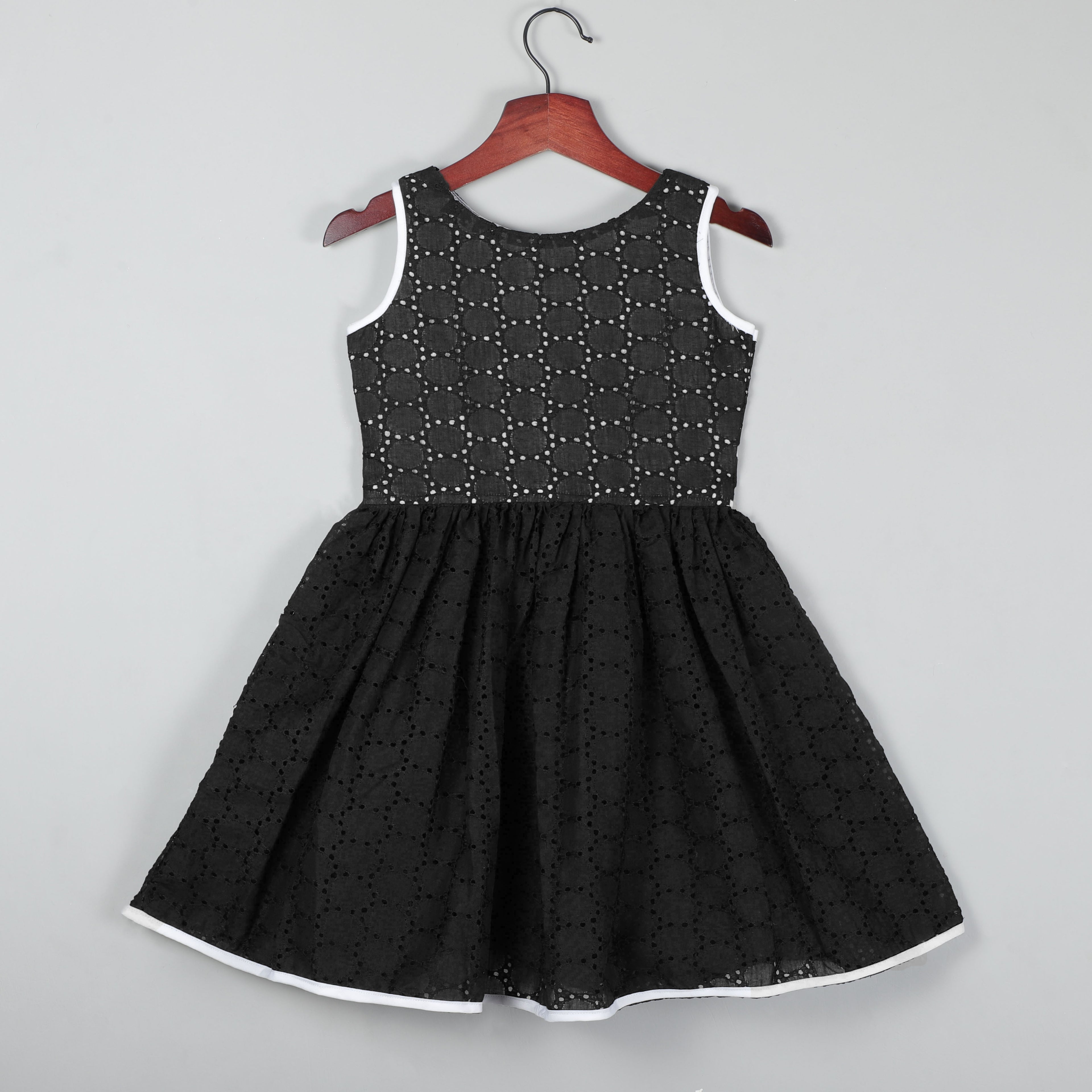 Sleeveless Balloon Dot Midi With Piping, Tie And Flared Look