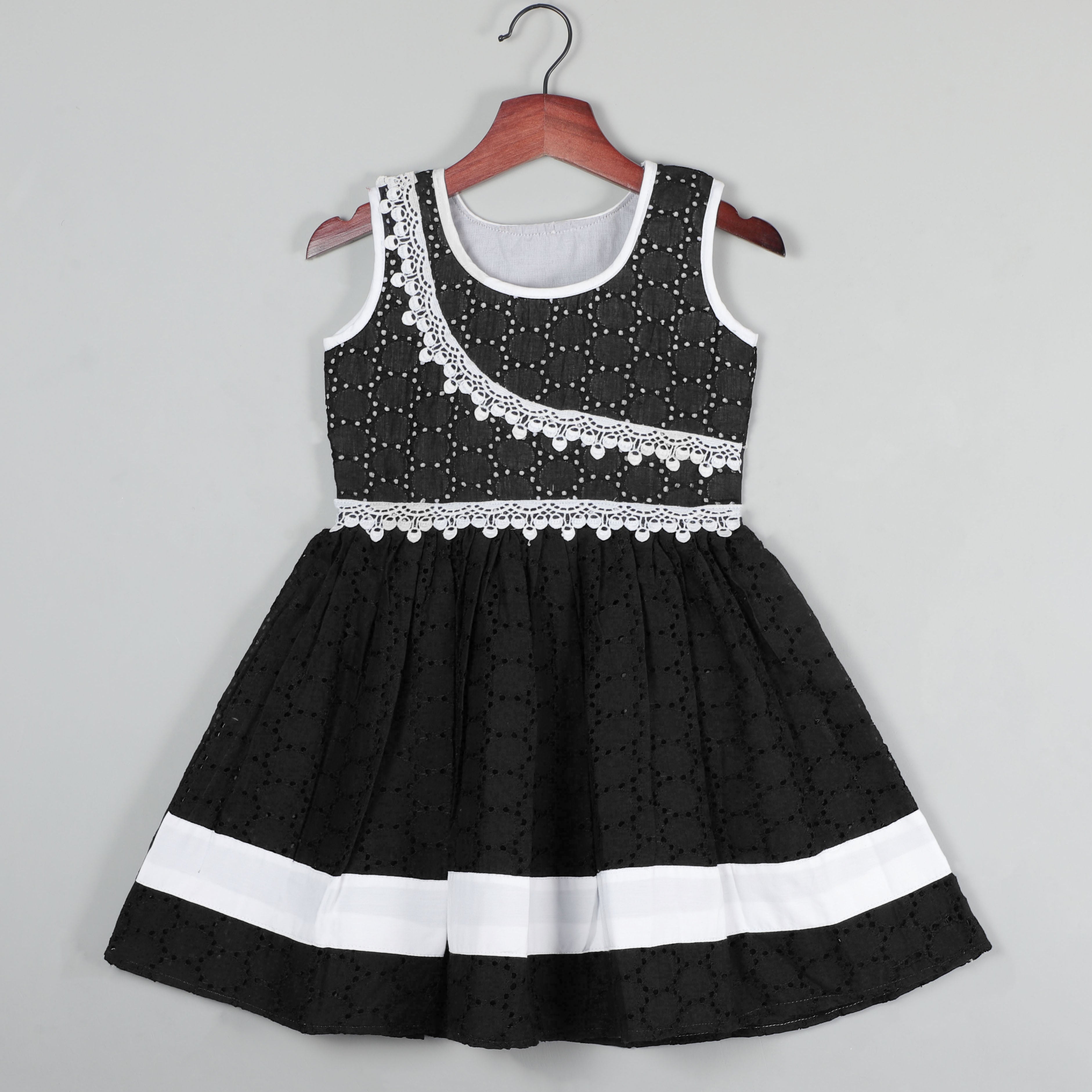 Sleeveless Balloon Dot Top And Pant Set With Gotta Lace And Flared