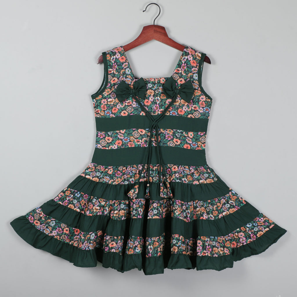 Sleeveless Midi Dress With It's Dual Tone Look And Bowie Tie On Yock