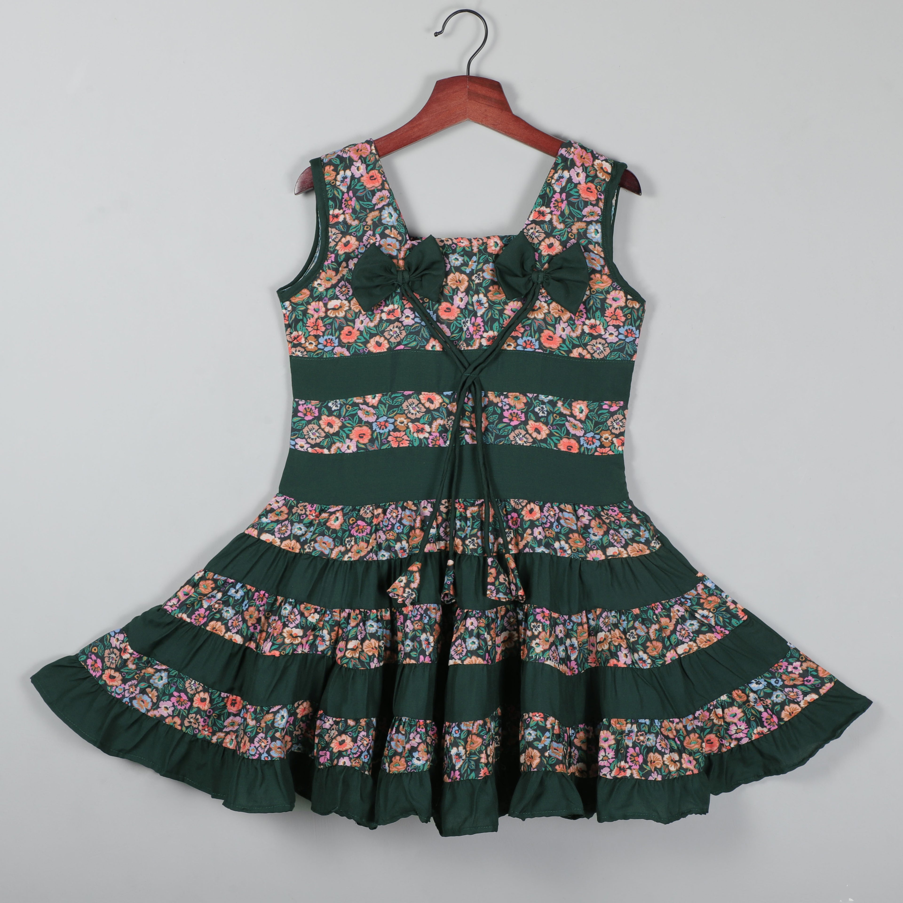 Sleeveless Midi Dress With It's Dual Tone Look And Bowie Tie On Yock