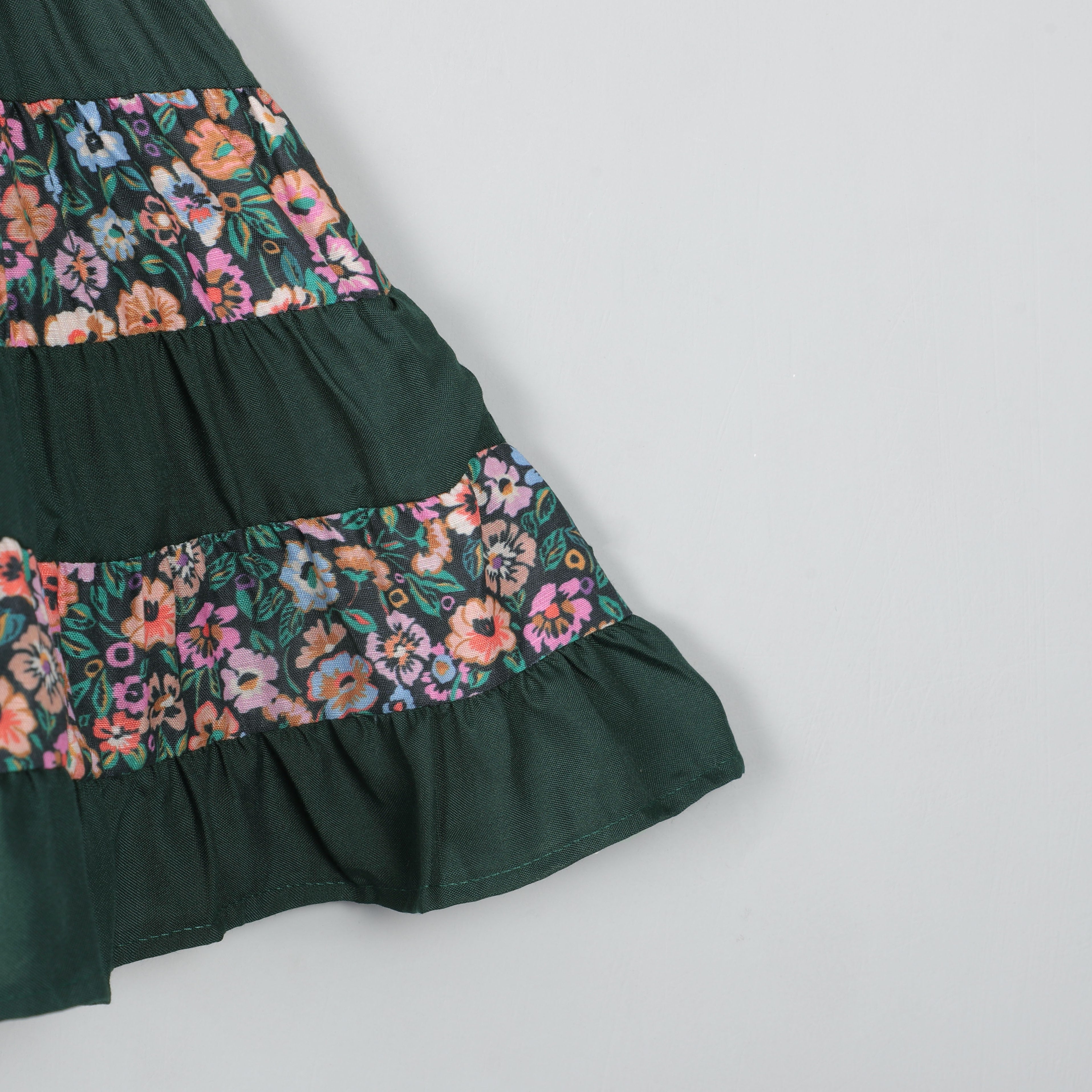 Sleeveless Midi Dress With It's Dual Tone Look And Bowie Tie On Yock