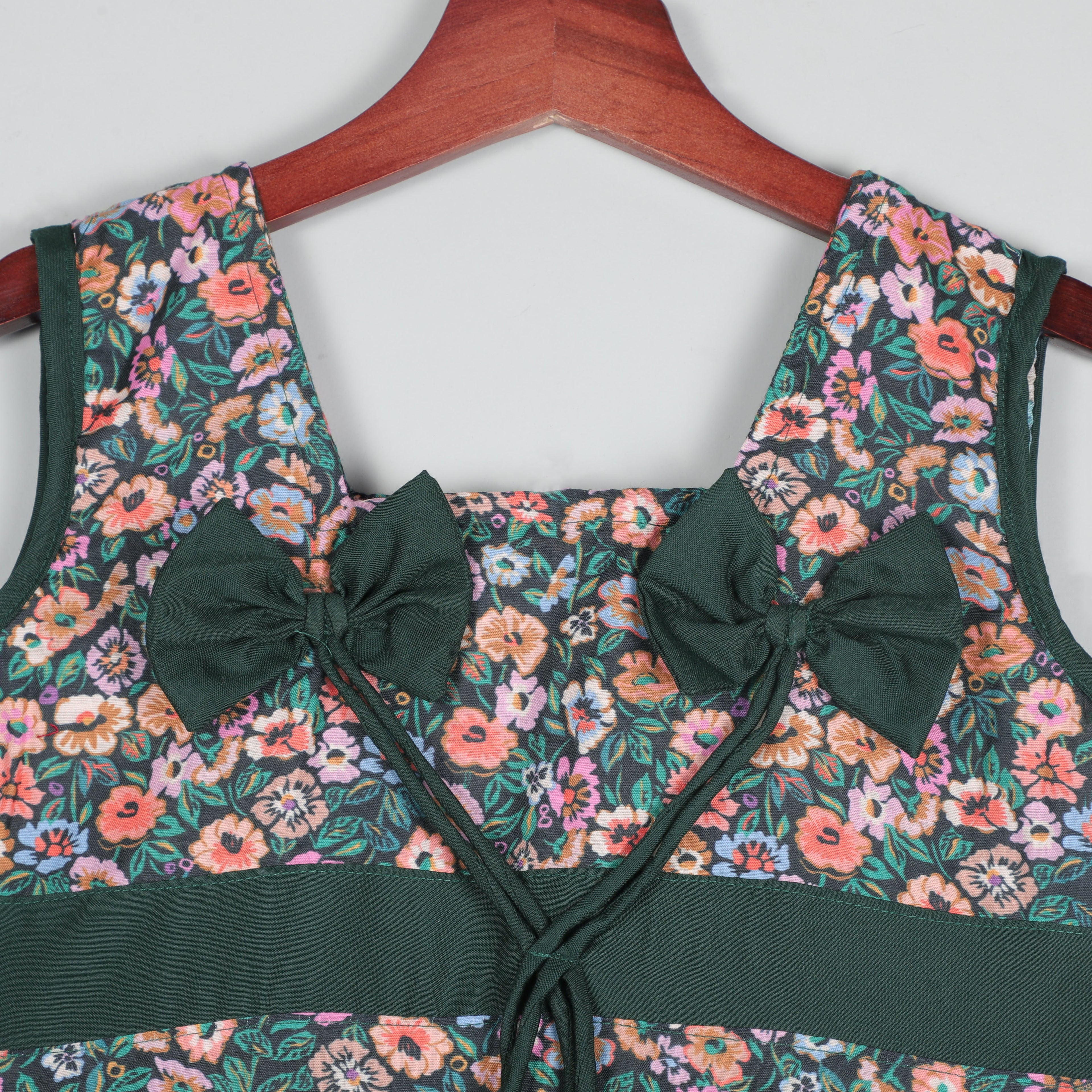 Sleeveless Midi Dress With It's Dual Tone Look And Bowie Tie On Yock