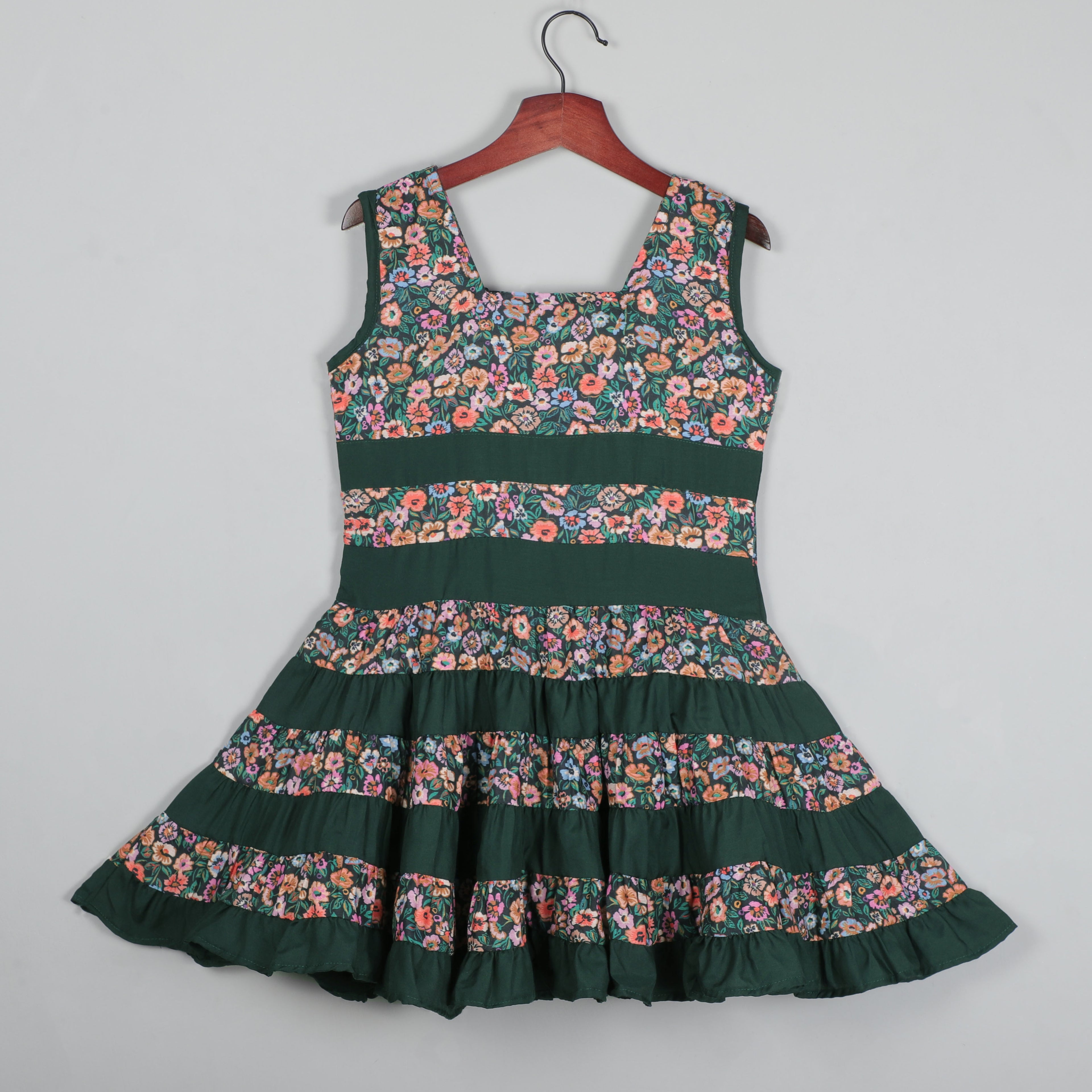 Sleeveless Midi Dress With It's Dual Tone Look And Bowie Tie On Yock