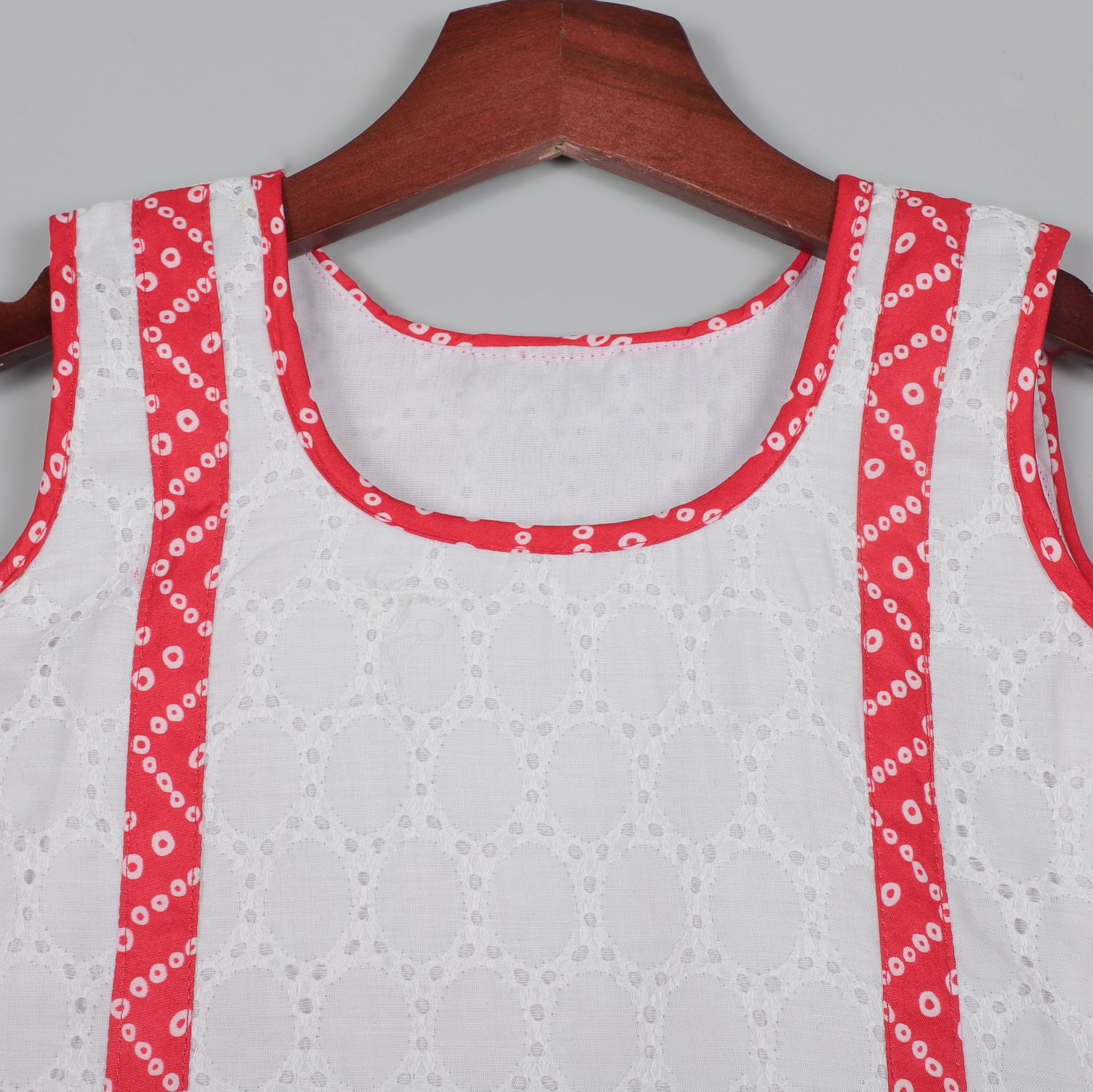 Gift Look Balloon Dot Cotton Top And Printed Sharara Set