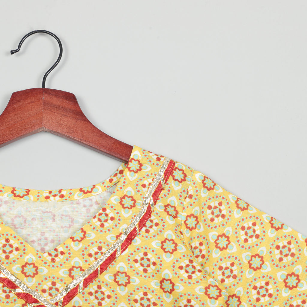 Girls Half Slevees Yellow Printed Cord Set With Red Lace Border