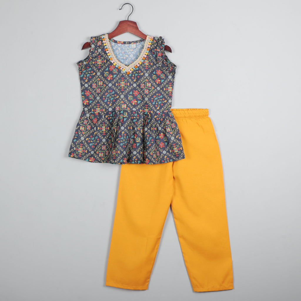 Lace Border V Neck With Fringed Sleeveless Top And Pant Set