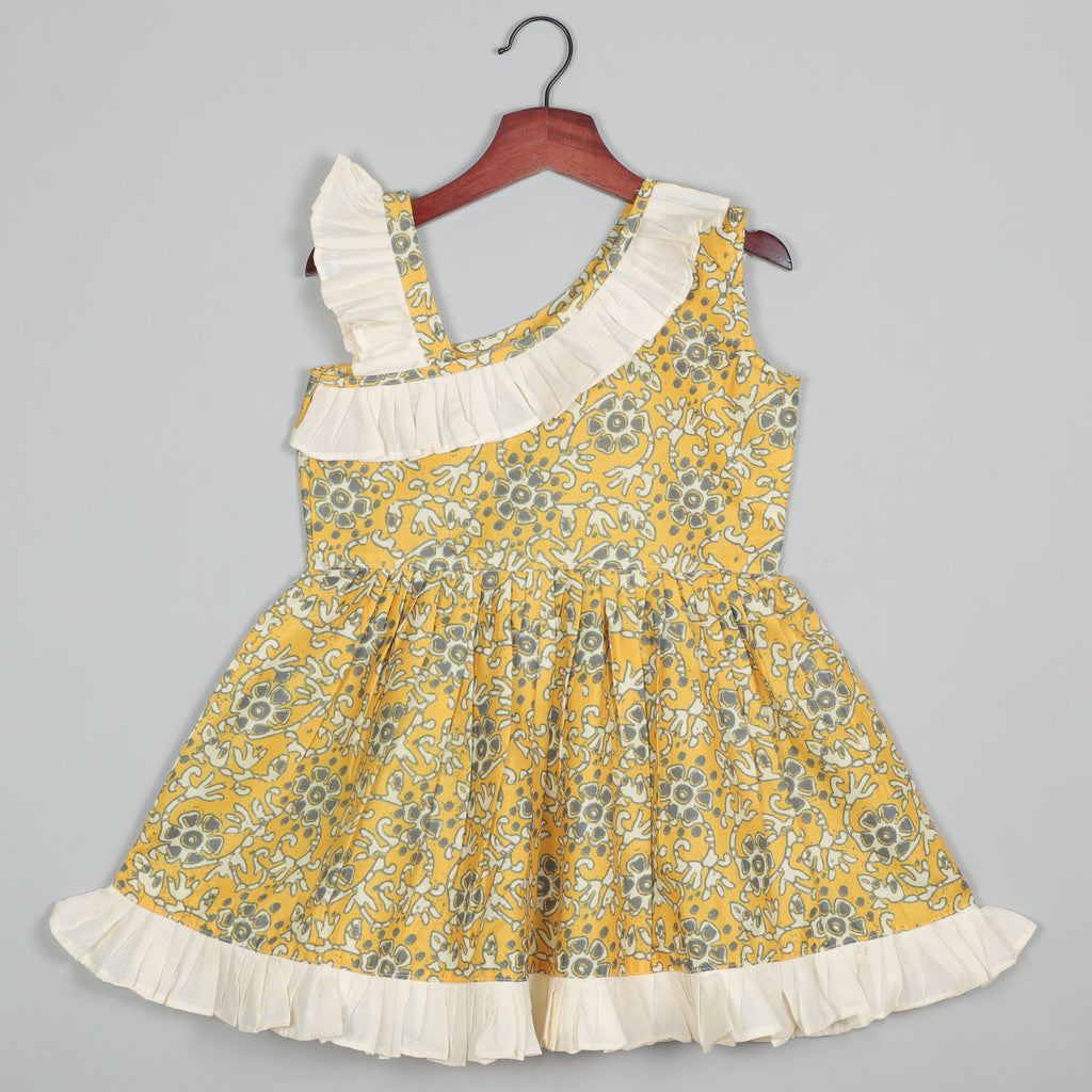 Dress With Ruffle At Neck, One Shoulder And Bottom Hem With Cotrast Color Matching