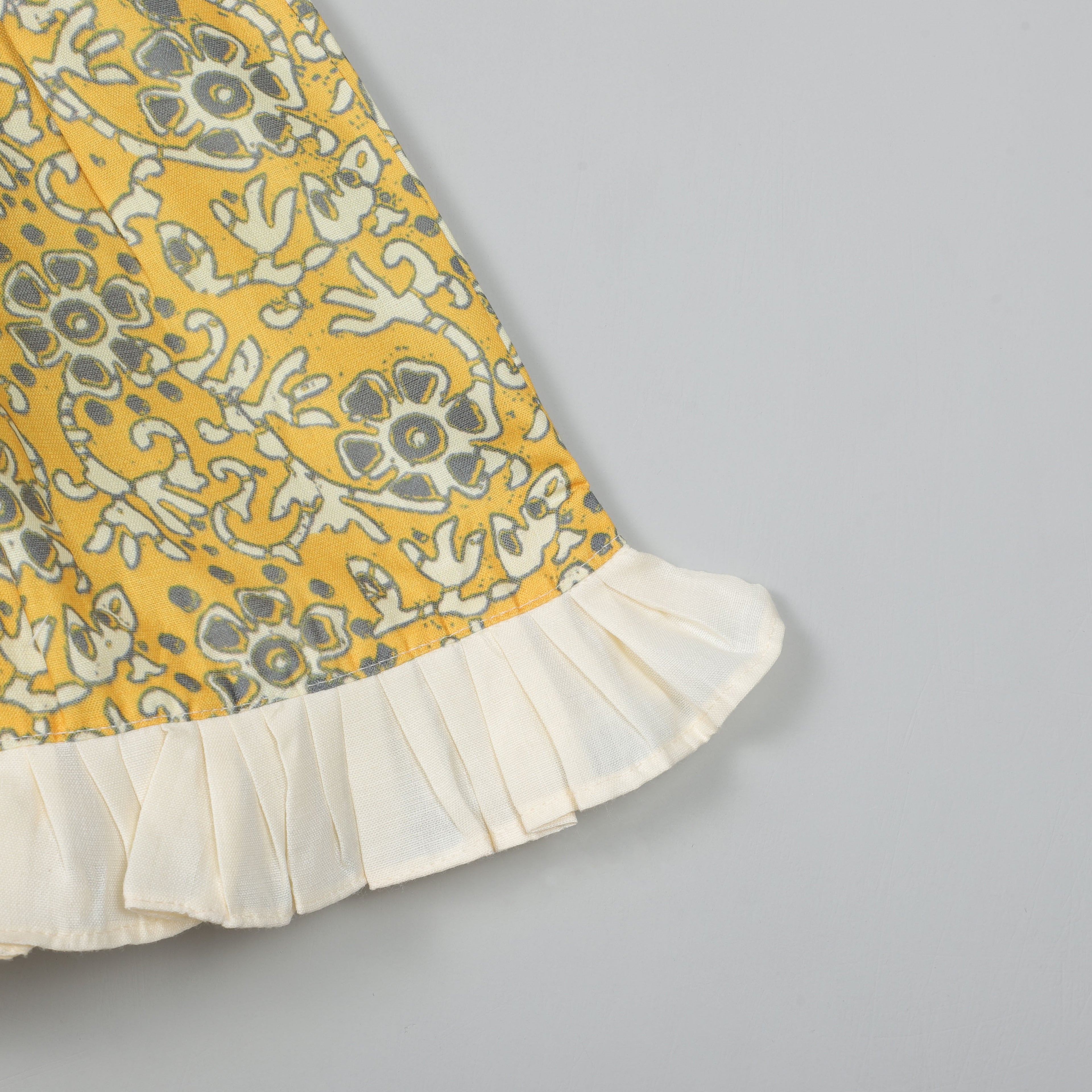 Dress With Ruffle At Neck, One Shoulder And Bottom Hem With Cotrast Color Matching